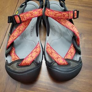 Women's Size 9.5 Keen Sandals